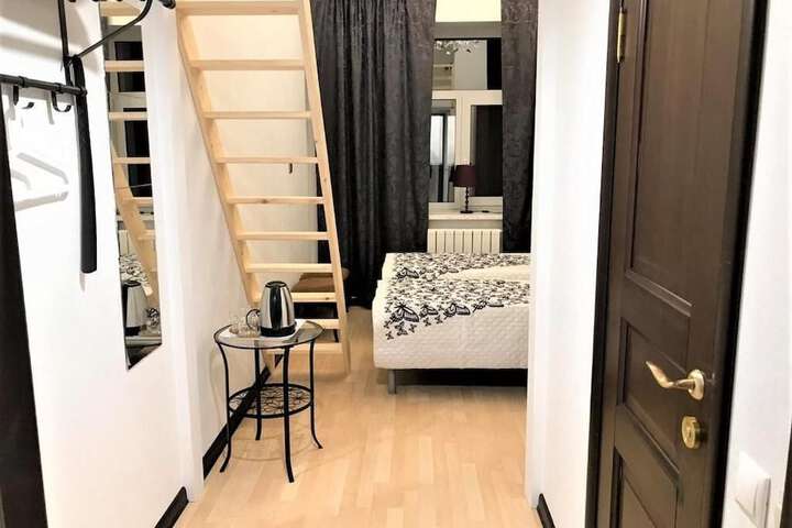Room 12 of 33