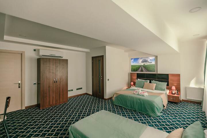 Room 14 of 32