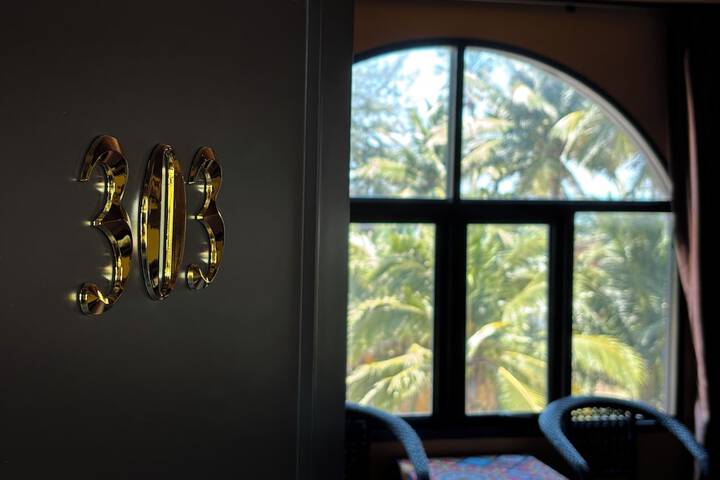 Room 44 of 94