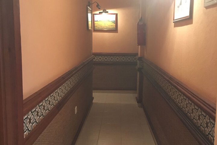 Ballroom/Hall 25 of 27