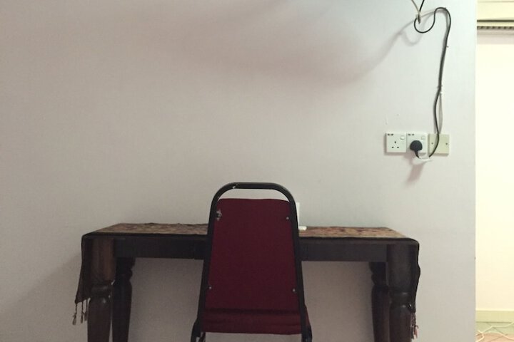 Room 27 of 48