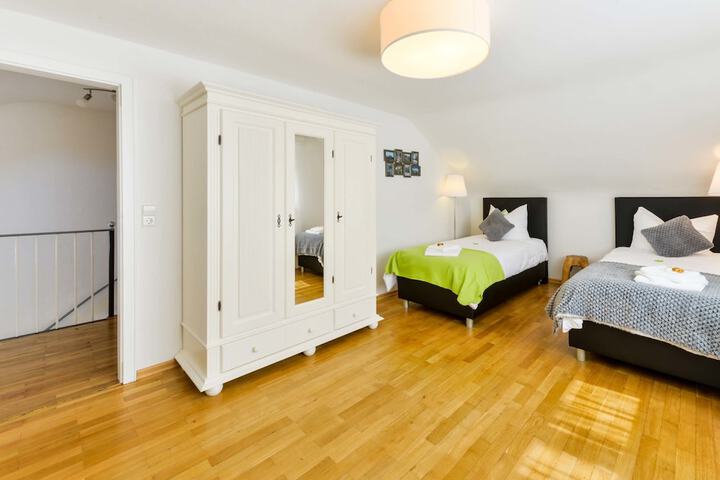 Room 4 of 59