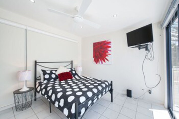 Room 17 of 24