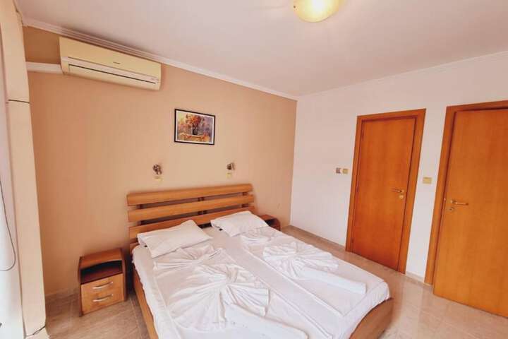 Room 15 of 137