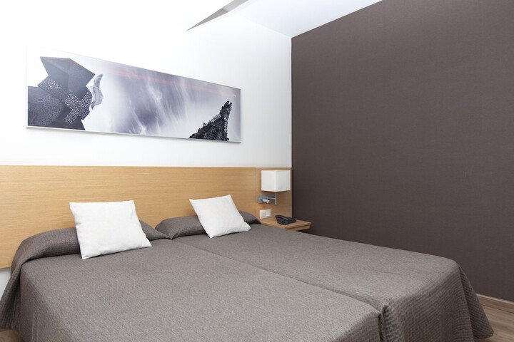 Room 10 of 48