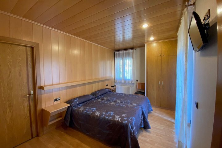 Room 8 of 60