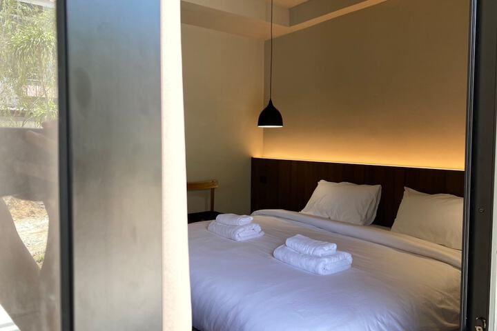Room 42 of 94