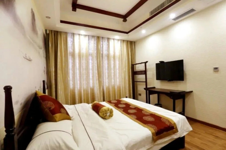Room 2 of 20