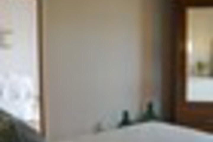 Room 26 of 168