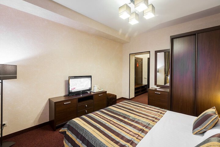 Room 17 of 85