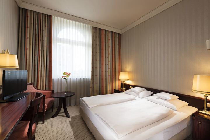 Room 15 of 21