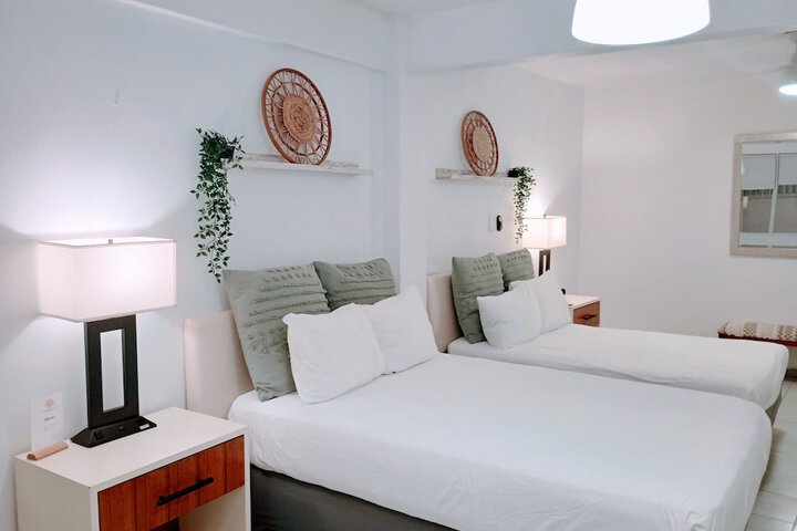 Room 3 of 20