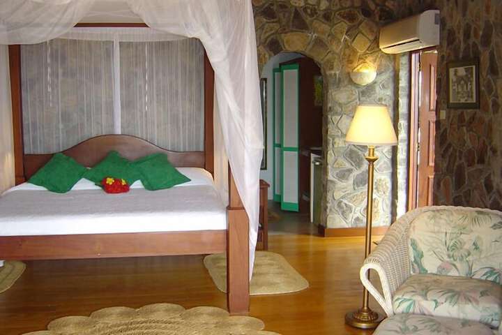 Room 3 of 32