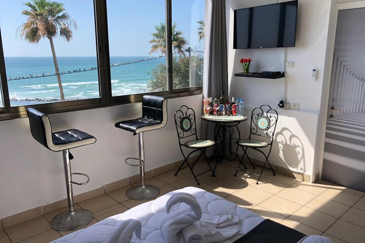 Room 48 of 140