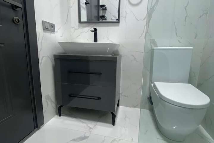 Room 12 of 19