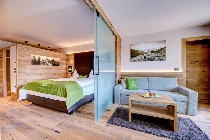Room 10 of 86
