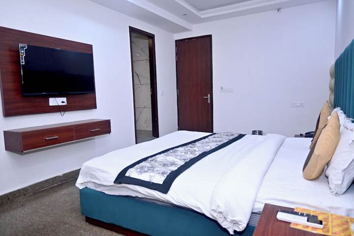 Room 4 of 23
