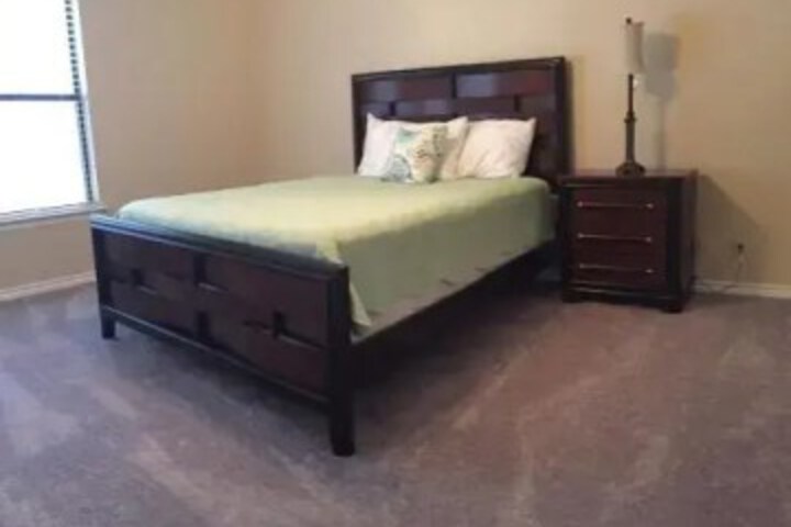 Home Between Seaworld &  Six Flags in San Antonio, TX