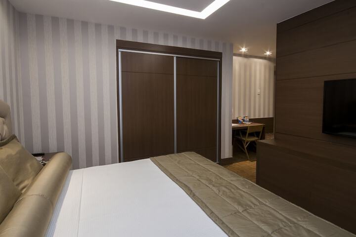 Room 10 of 81