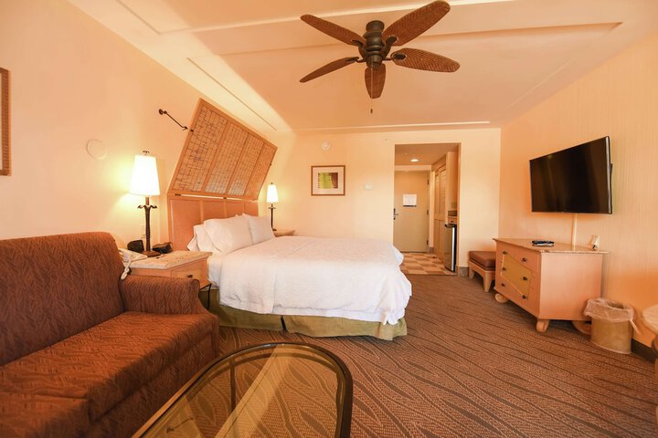 Room 6 of 56