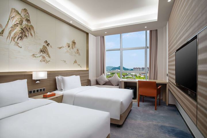 Room 4 of 19