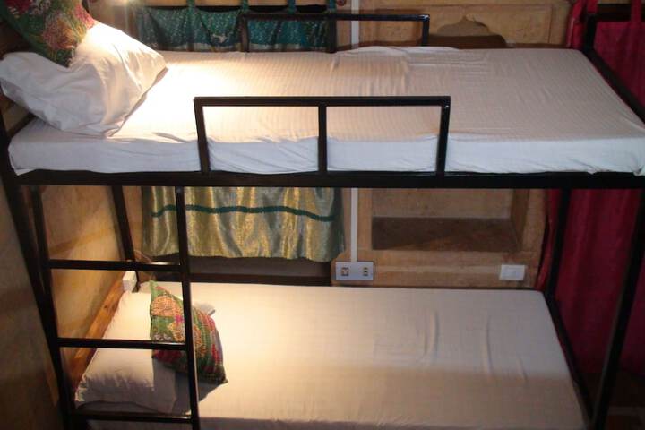 Room 16 of 41