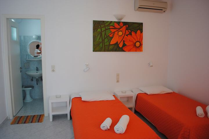Room 8 of 44