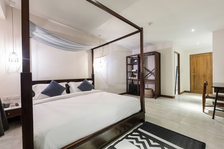 Room 54 of 148