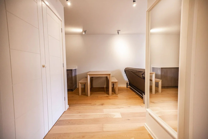 Room 4 of 13