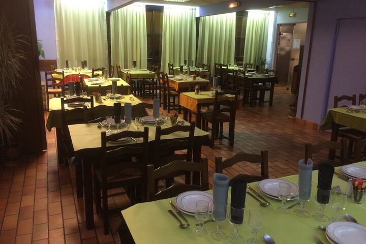 Dining 55 of 80