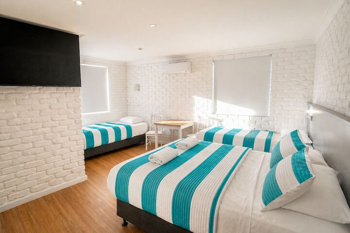 Room 5 of 38