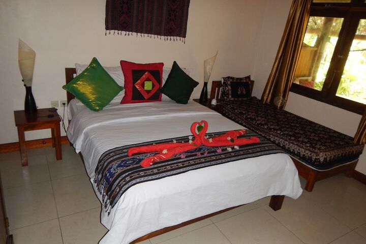 Room 3 of 87