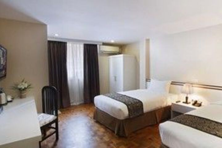 Room 16 of 26