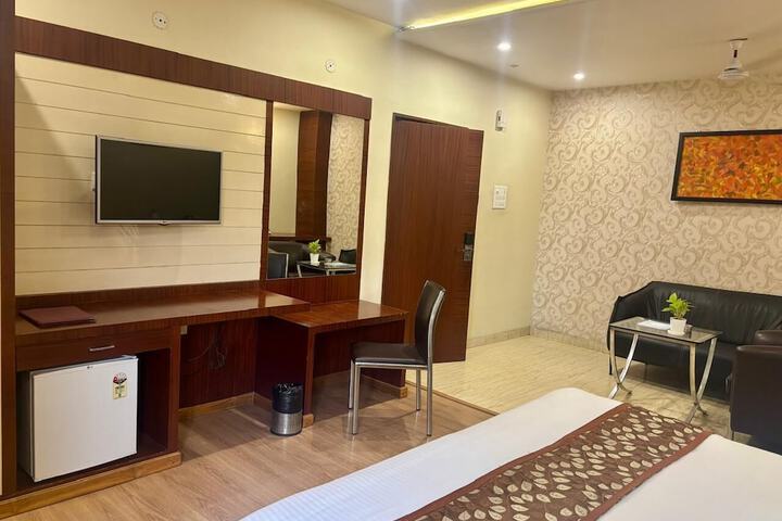 Room 33 of 58