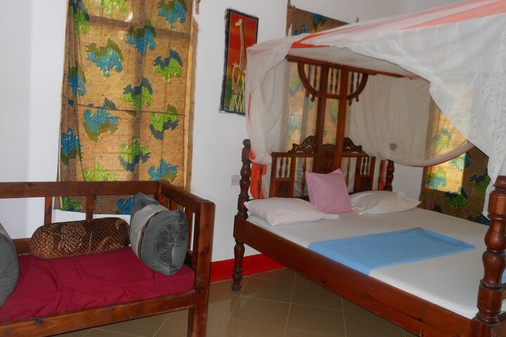 Room 6 of 161