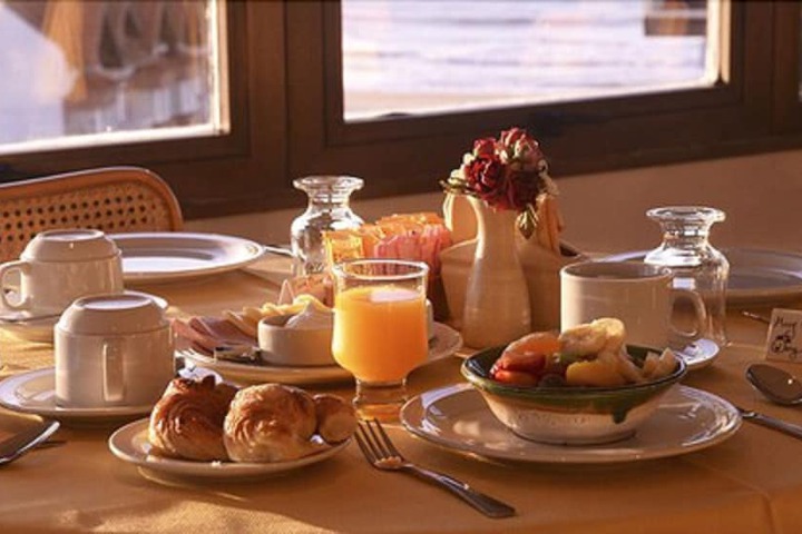 Breakfast/Coffee Service 40 of 62