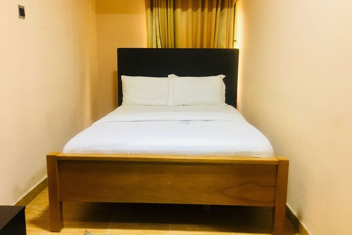 Room 5 of 34