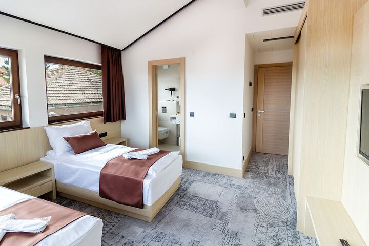 Room 19 of 47