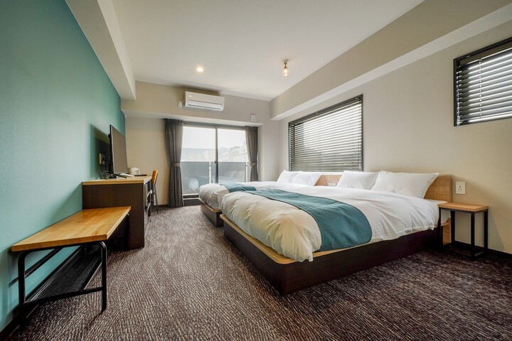 Room 52 of 146