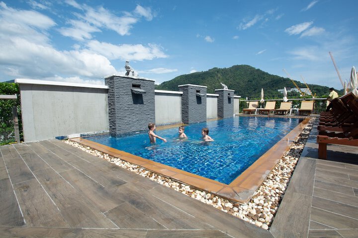 Pool 53 of 91