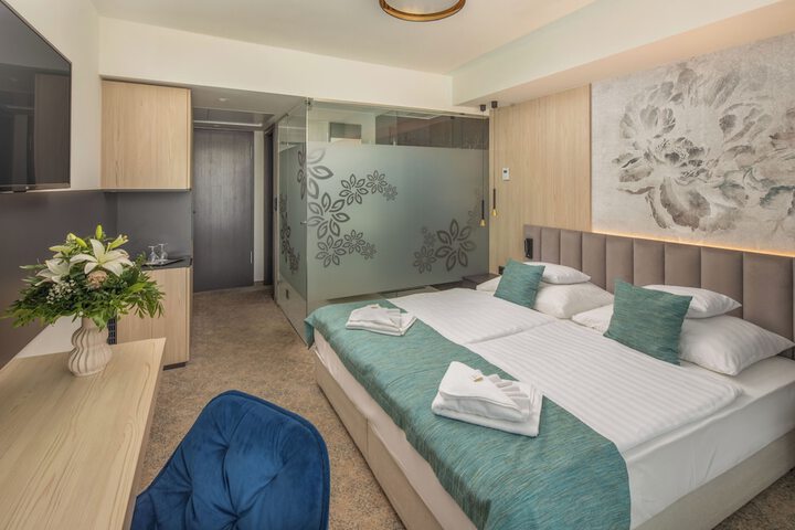 Room 14 of 62
