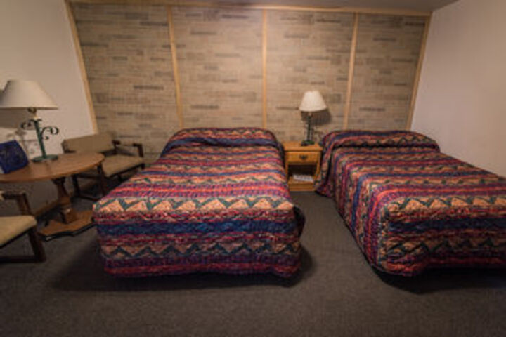 Room 27 of 48
