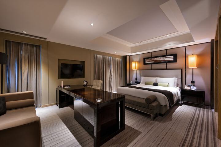 Room 17 of 49