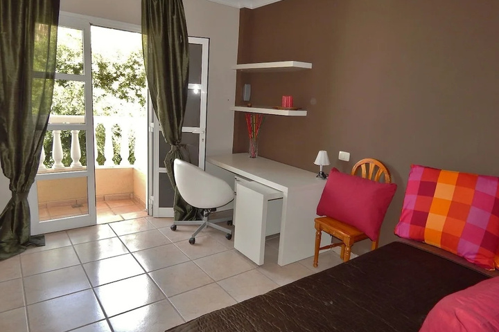Room 2 of 17