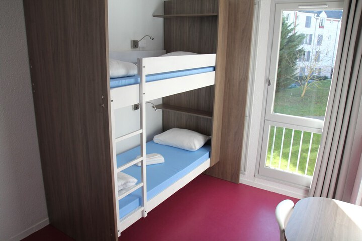 Room 21 of 135