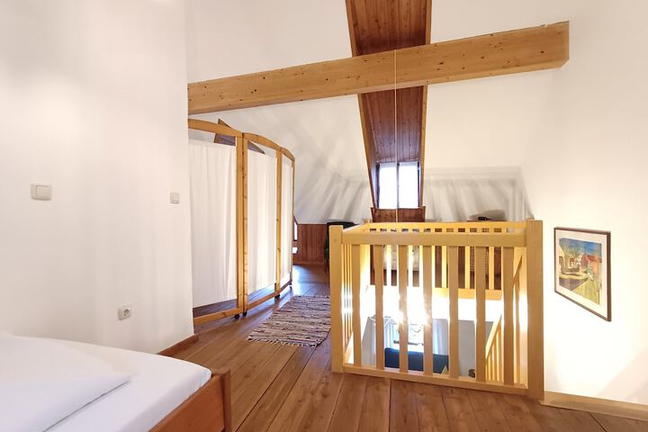 Room 10 of 91