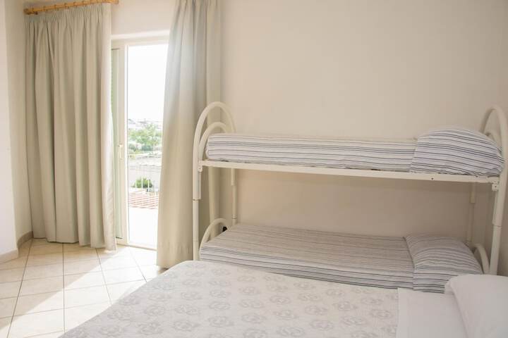 Room 7 of 65