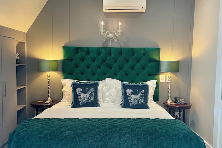 Room 28 of 118