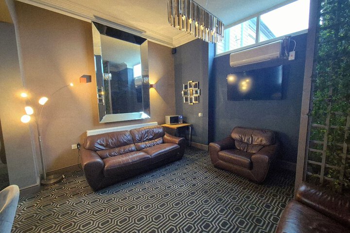 Guest Lobby