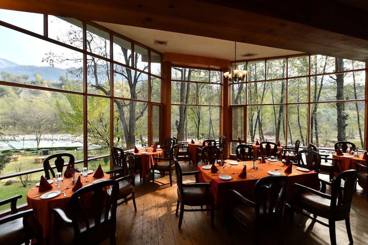 Dining 108 of 166